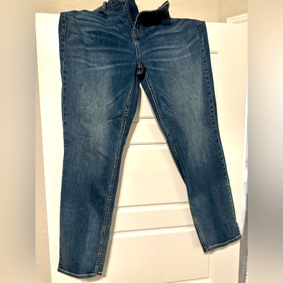 Old Navy 38x34 Relaxed Fit Jeans - Picture 2 of 3